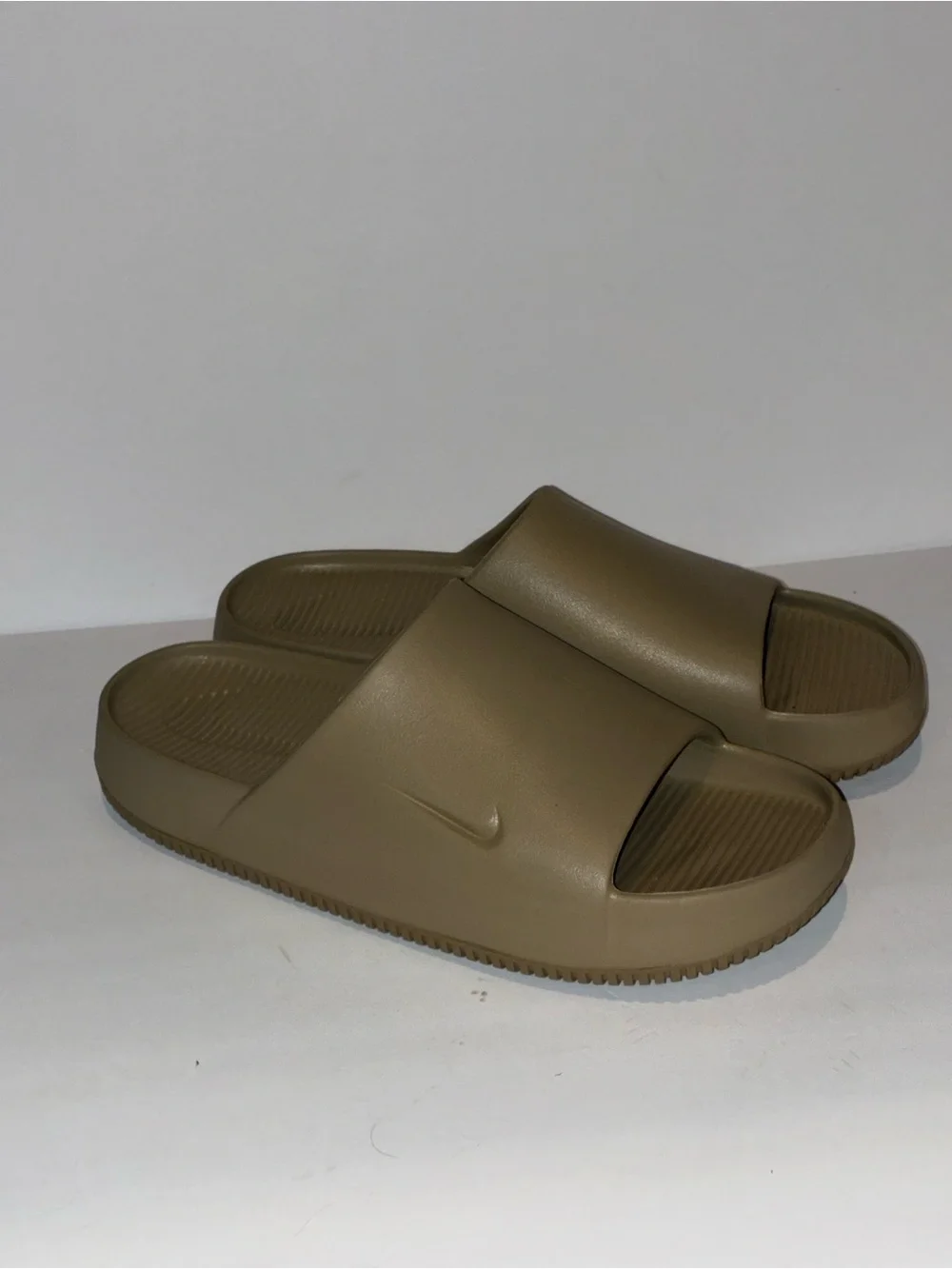 Nike Men’s Slide Sandals in Olive/Tan
